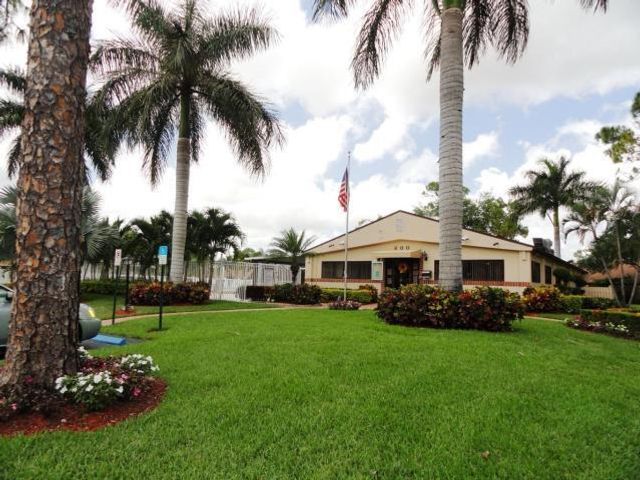 623 Sea Pine Way D2, Greenacres, FL 33415