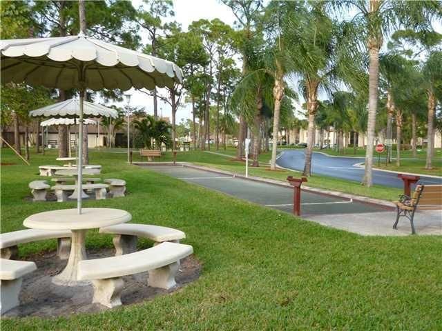 623 Sea Pine Way D2, Greenacres, FL 33415
