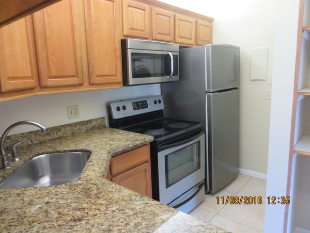 623 Sea Pine Way D2, Greenacres, FL 33415
