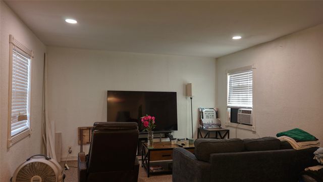 2536 Jennings Avenue, Dallas, TX 75216