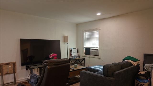 2536 Jennings Avenue, Dallas, TX 75216