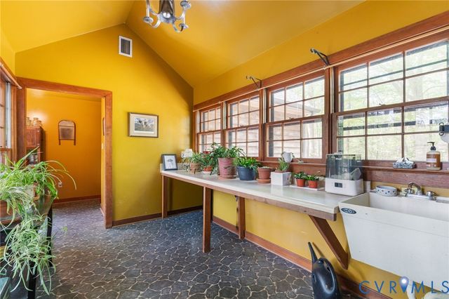 7381 McClellan Rd, Mechanicsville, VA 23111