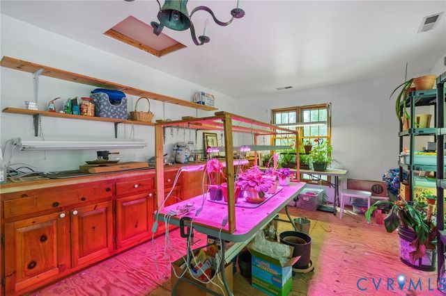 7381 McClellan Rd, Mechanicsville, VA 23111
