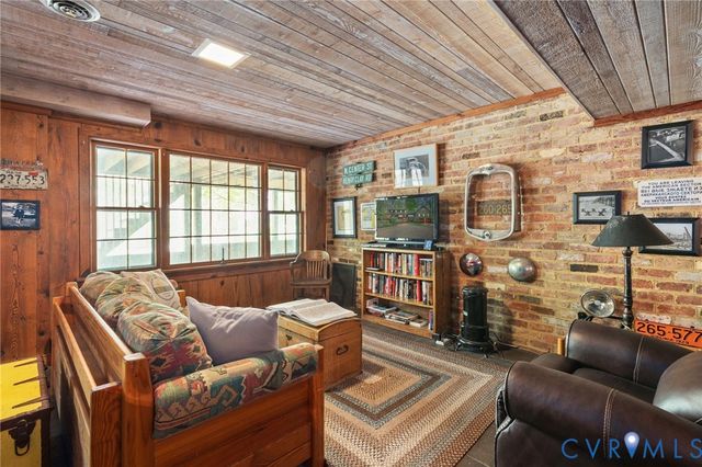 7381 McClellan Rd, Mechanicsville, VA 23111