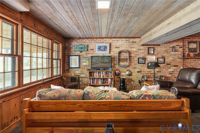 7381 McClellan Rd, Mechanicsville, VA 23111