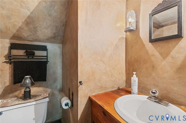7381 McClellan Rd, Mechanicsville, VA 23111