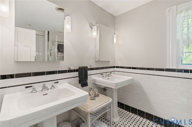 7381 McClellan Rd, Mechanicsville, VA 23111