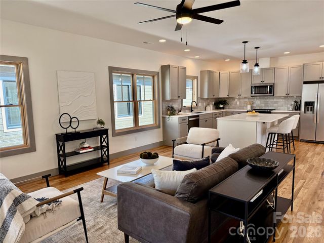 314 Gallimore Road, Brevard, NC 28712