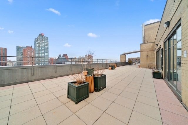 340 E 93rd St Apt 11D, New York City, NY 10128