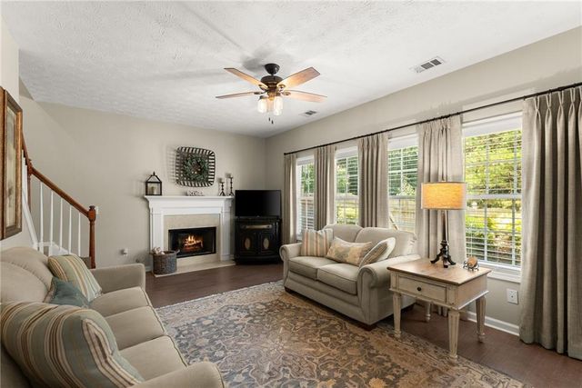 6104 Saddlehorse Drive, Flowery Branch, GA 30542