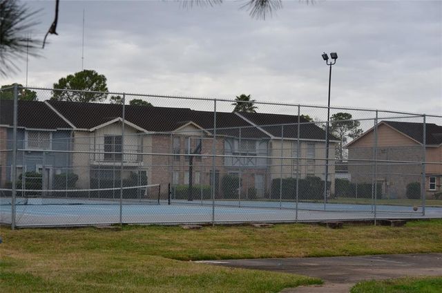 7037 Chasewood Drive, Houston, TX 77489