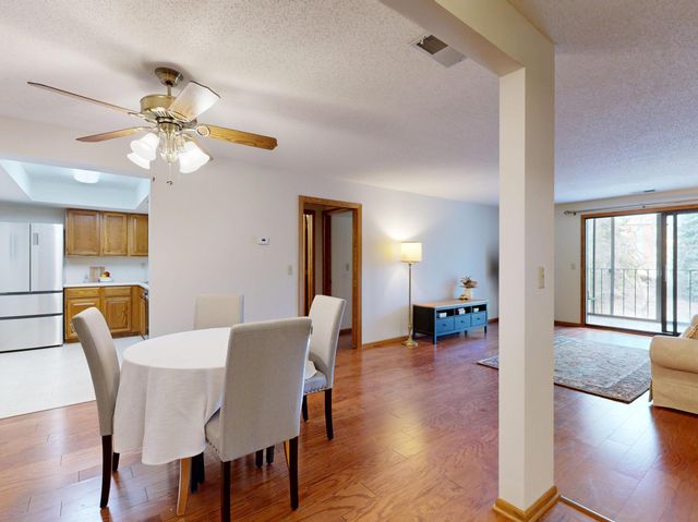 10 Windsor Court 203, New Brighton, MN 55112