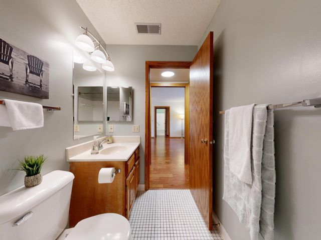 10 Windsor Court 203, New Brighton, MN 55112