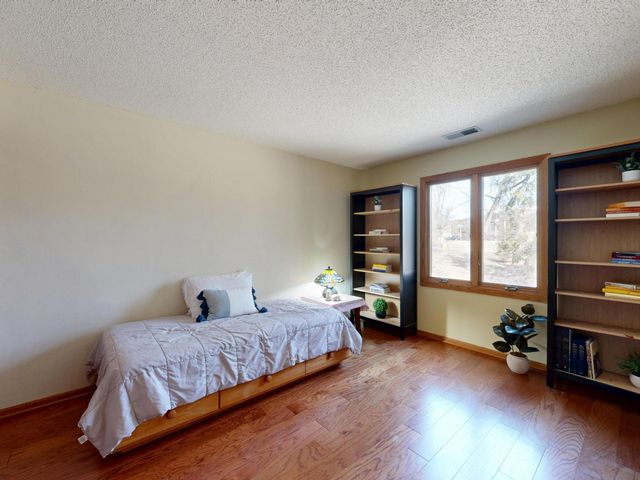 10 Windsor Court 203, New Brighton, MN 55112