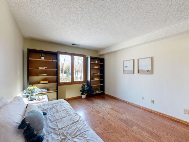 10 Windsor Court 203, New Brighton, MN 55112