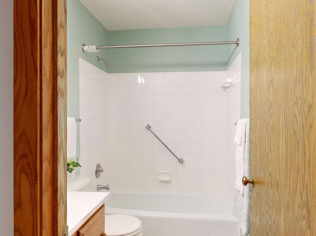 10 Windsor Court 203, New Brighton, MN 55112