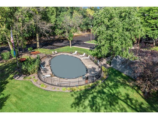 10 Windsor Court 203, New Brighton, MN 55112