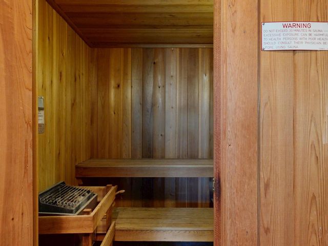 10 Windsor Court 203, New Brighton, MN 55112