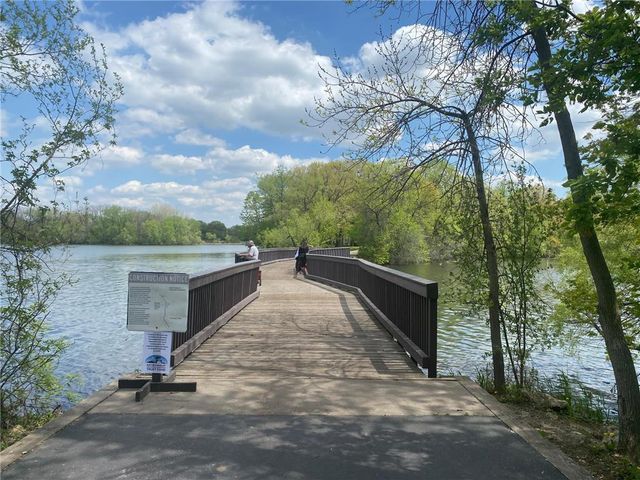 10 Windsor Court 203, New Brighton, MN 55112