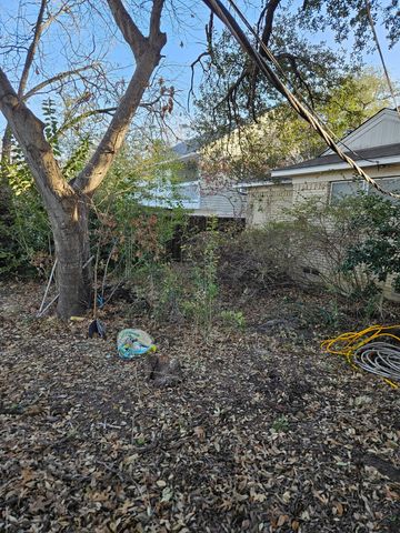 816 Kirkwood Drive, Dallas, TX 75218