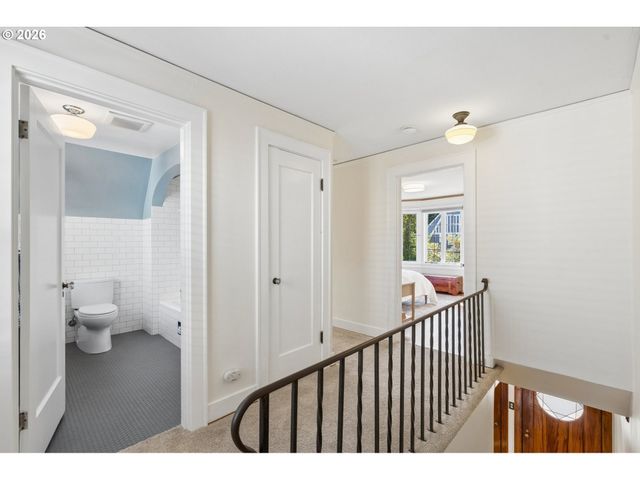 2807 Ne BRAZEE St, Portland, OR 97212