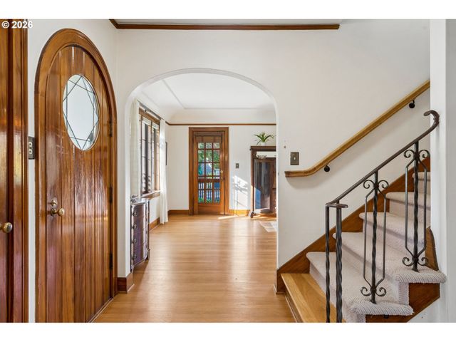 2807 Ne BRAZEE St, Portland, OR 97212