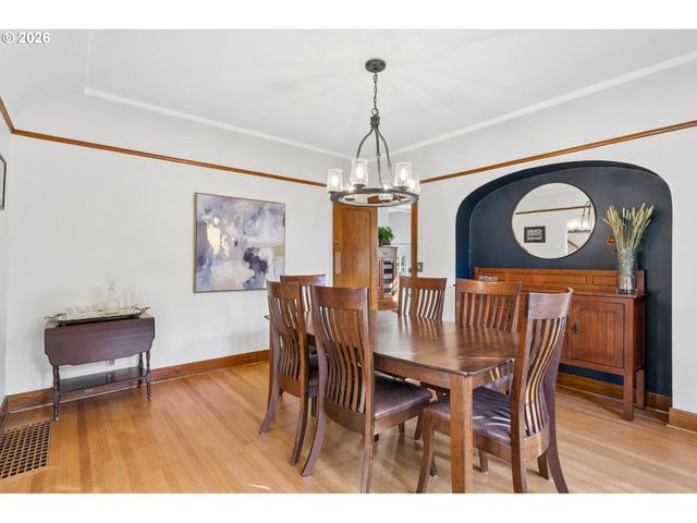2807 Ne BRAZEE St, Portland, OR 97212