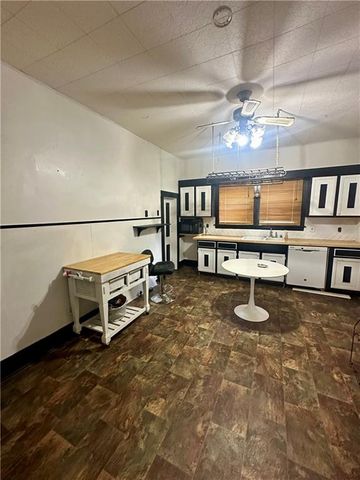 211 E 21st Street, Pittsburg, KS 66762