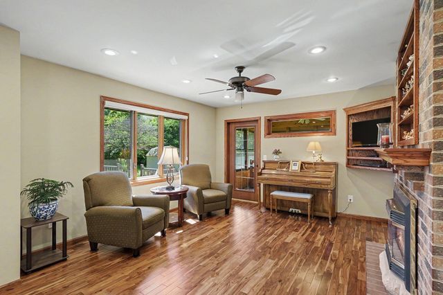 7016 Beacon Circle, Eden Prairie, MN 55346