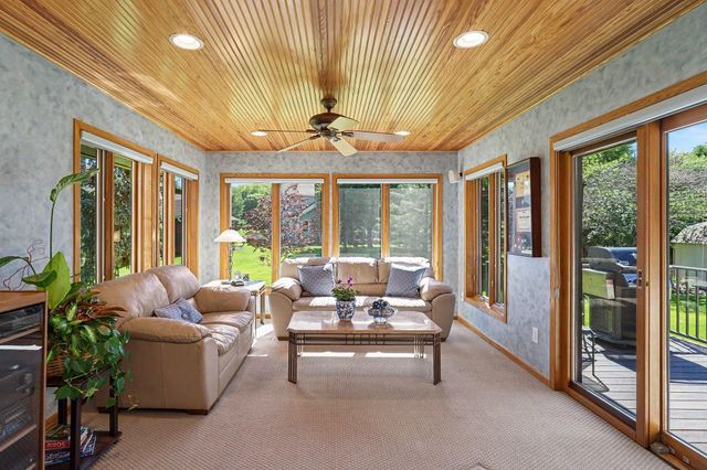 7016 Beacon Circle, Eden Prairie, MN 55346