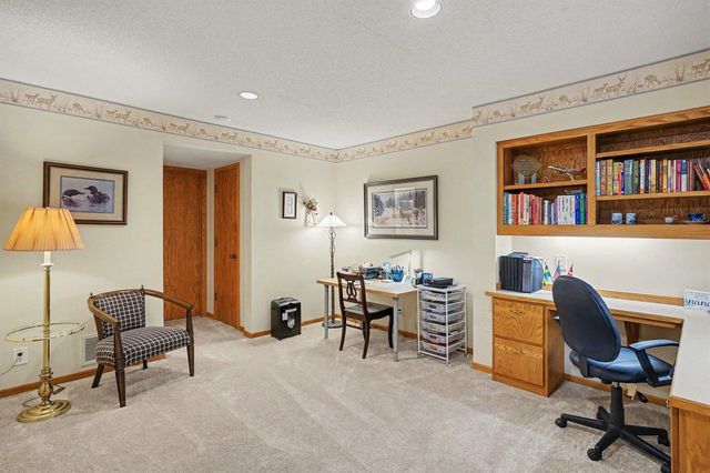 7016 Beacon Circle, Eden Prairie, MN 55346