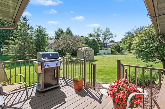 7016 Beacon Circle, Eden Prairie, MN 55346
