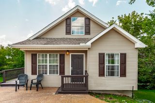 477 Brattontown Cir, Lafayette, TN 37083