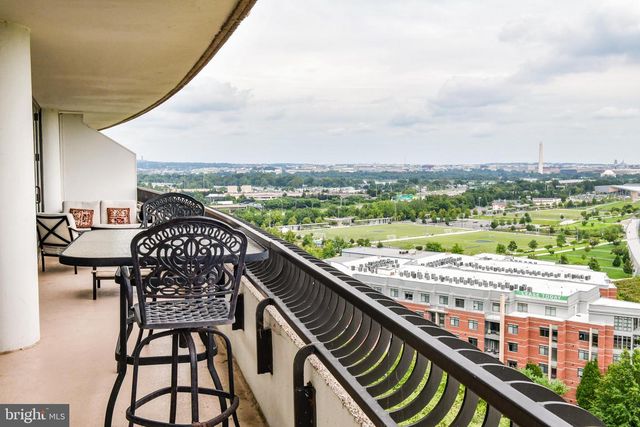 1200 CRYSTAL DR #811, Arlington, VA 22202