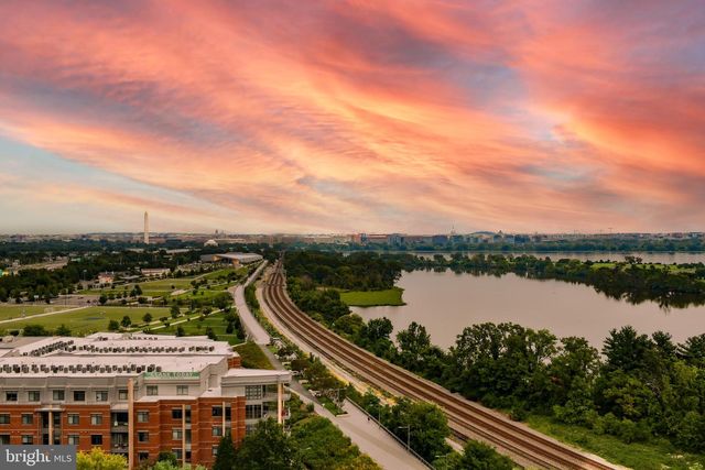 1200 CRYSTAL DR #811, Arlington, VA 22202