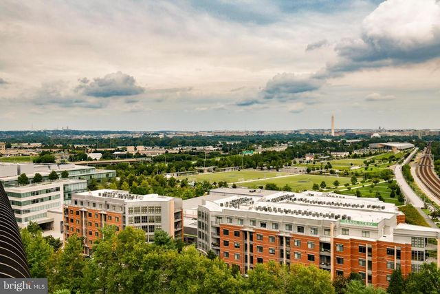 1200 CRYSTAL DR #811, Arlington, VA 22202