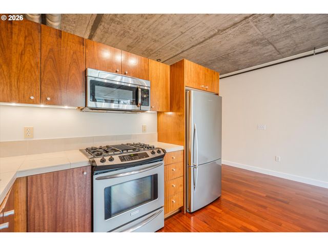 1926 W BURNSIDE St 512, Portland, OR 97209