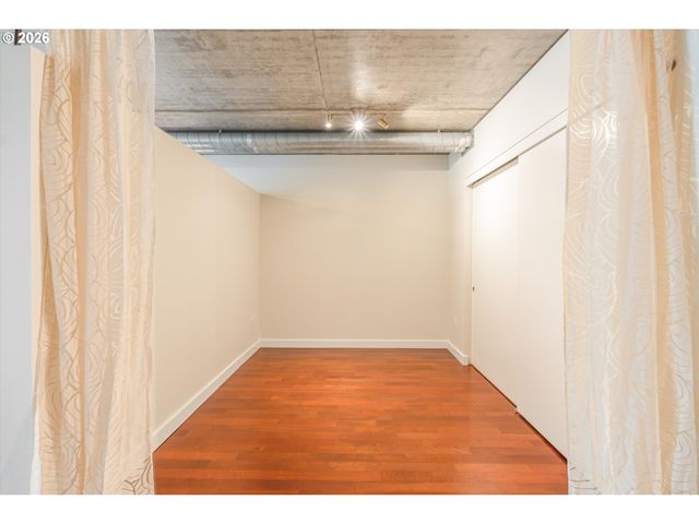 1926 W BURNSIDE St 512, Portland, OR 97209