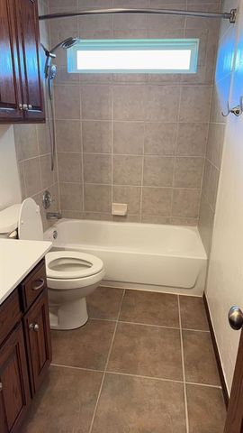 9200 Stacy Lynn Lane, Yukon, OK 73099