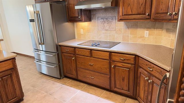9200 Stacy Lynn Lane, Yukon, OK 73099