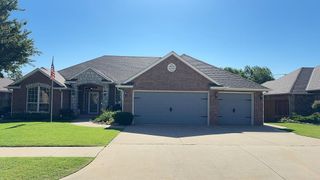 9200 Stacy Lynn Lane, Yukon, OK 73099