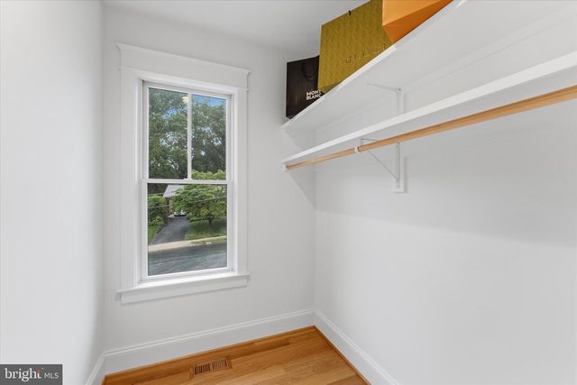 4306 40TH ST N, Arlington, VA 22207