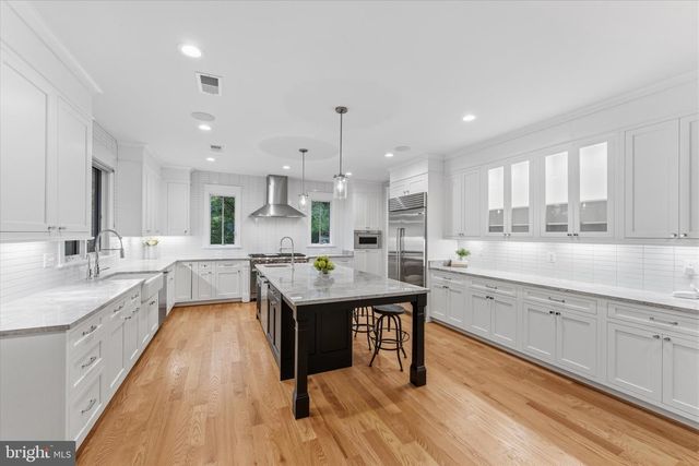 4306 40TH ST N, Arlington, VA 22207