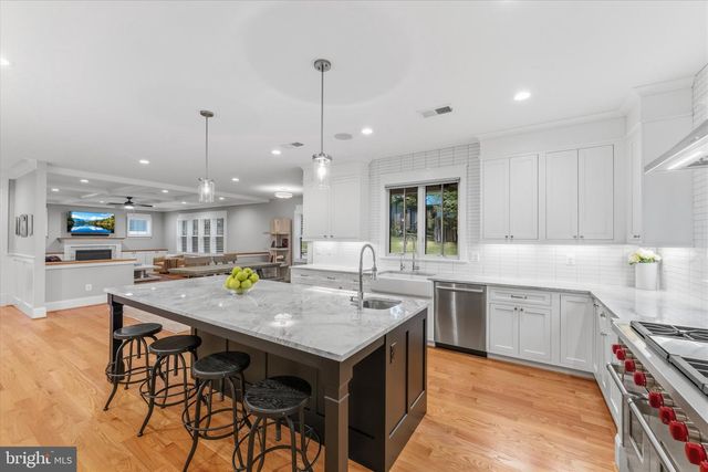 4306 40TH ST N, Arlington, VA 22207