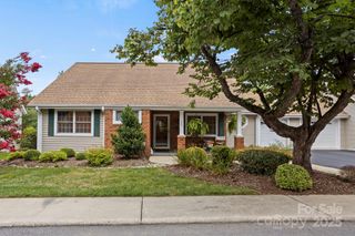 1007 Saddlebrook Drive, Hendersonville, NC 28739