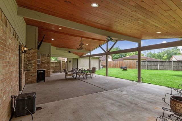 283 Shekel Lane, Houston, TX 77015