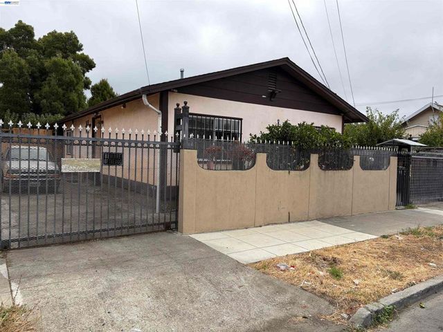 9024 Olive St, Oakland, CA 94603