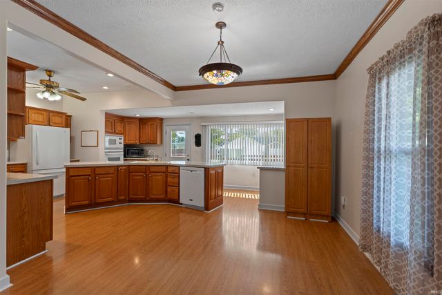 845 E 3rd Street, Mishawaka, IN 46544