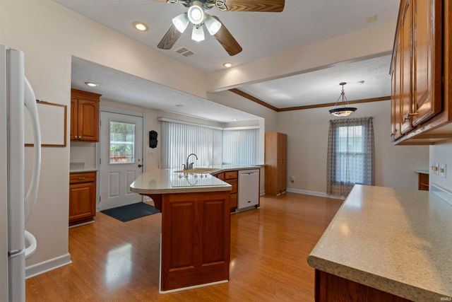 845 E 3rd Street, Mishawaka, IN 46544