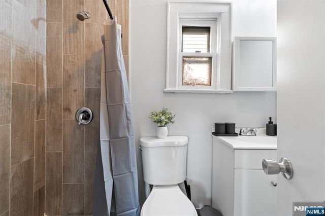 9 51st Street, Bayonne, NJ 07002